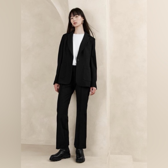 NWT! Banana Republic Black Crop Flare Everywhere Ponte Pant - Multiple🤎 - Picture 2 of 12